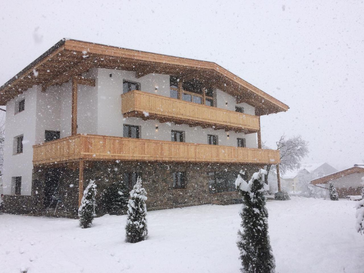 Berghof Zillertal Apartamento Fügen Exterior foto