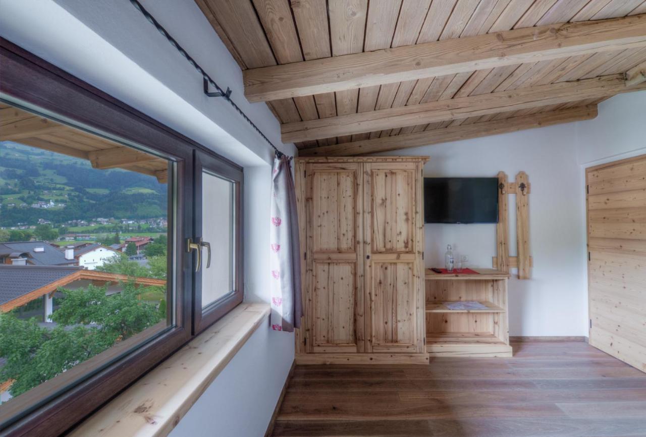 Berghof Zillertal Apartamento Fügen Exterior foto